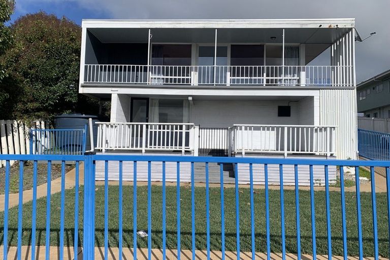 Photo of property in 4130 Great North Road, Glendene, Auckland, 0602