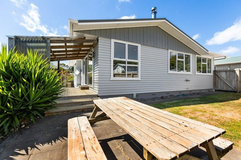 Photo of property in 9 Regent Place, Blagdon, New Plymouth, 4310
