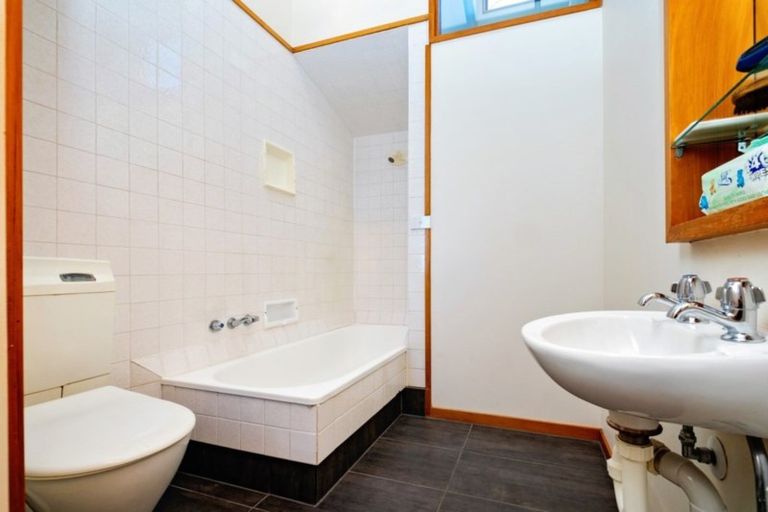 Photo of property in 27 Muritai Crescent, Havelock North, 4130