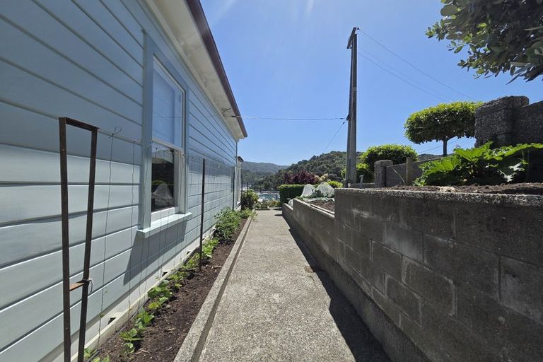 Photo of property in 7 Rutland Street, Picton, 7220