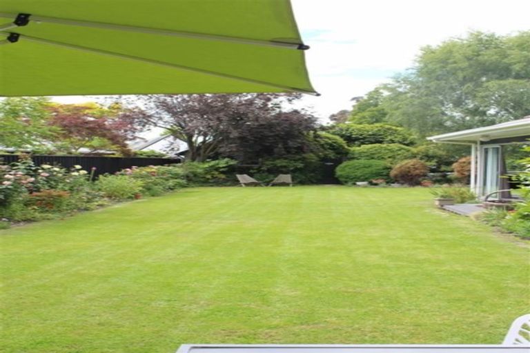 Photo of property in 37 Westburn Terrace, Burnside, Christchurch, 8041