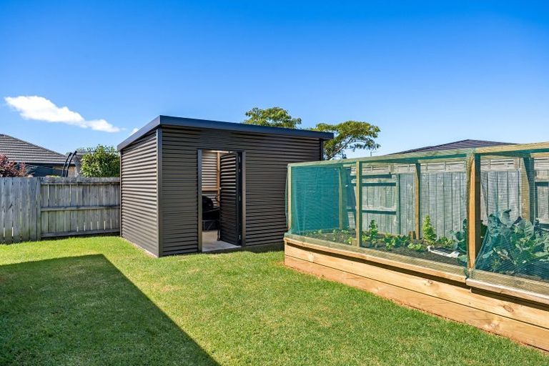 Photo of property in 20 Kowi Lakes Drive, One Tree Point, 0118