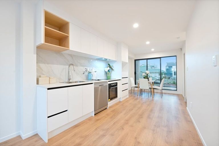 Photo of property in 3/11 Hereford Street, Te Atatu Peninsula, Auckland, 0610