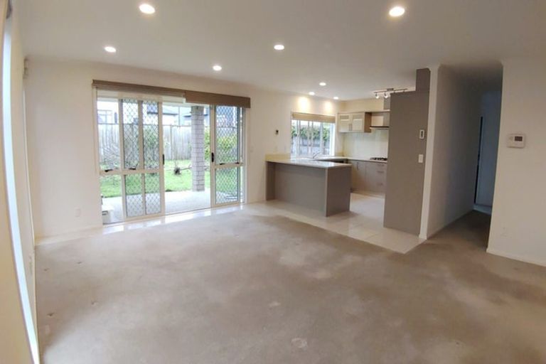 Photo of property in 18 Lake Drive, Karaka, Papakura, 2113