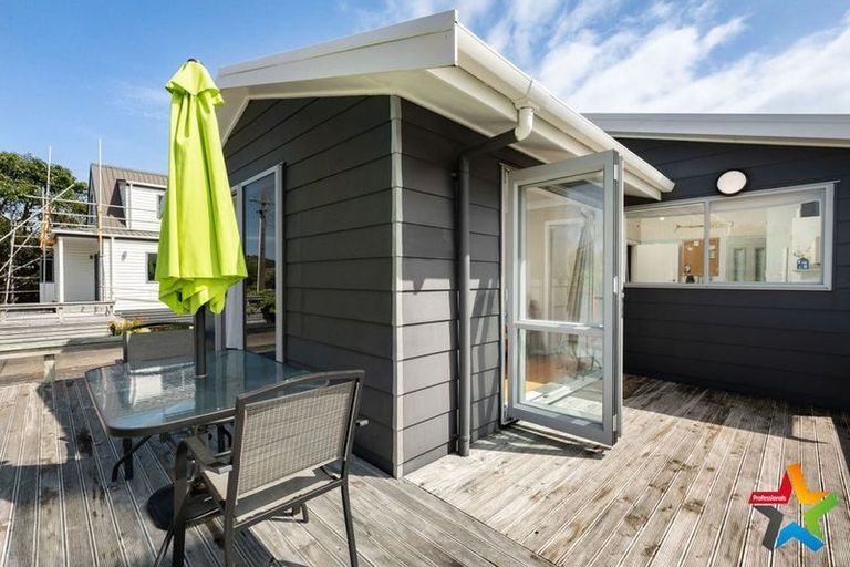 Photo of property in 16 Tatai Road, Bowentown, Waihi Beach, 3177