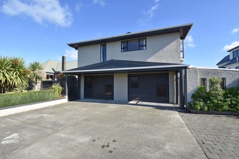 Photo of property in 708 Queens Drive, Waikiwi, Invercargill, 9810