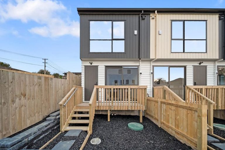 Photo of property in 6/17 Sunnyfield Crescent, Glenfield, Auckland, 0629