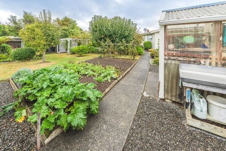 Photo of property in 15 Oaklea Avenue, Marton, 4710