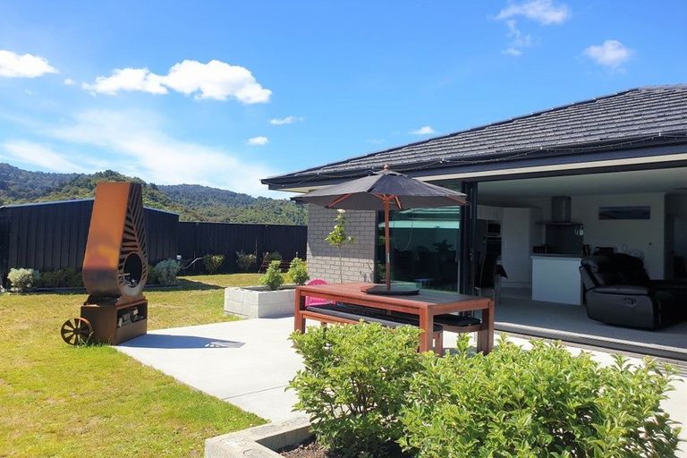 Photo of property in 17 Ridgeway Drive, Greymouth, 7805