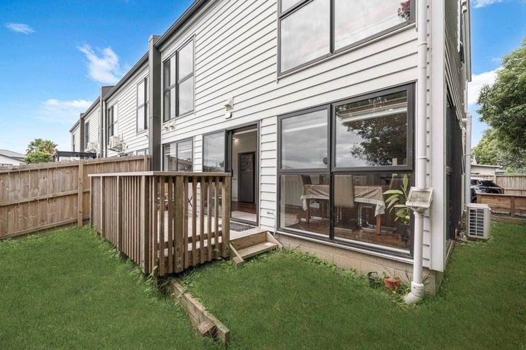 Photo of property in 11d Kimdale Place, Totara Heights, Auckland, 2105