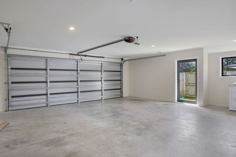 Photo of property in 2 Kingi Te Ahoaho Place, Otaki, 5512