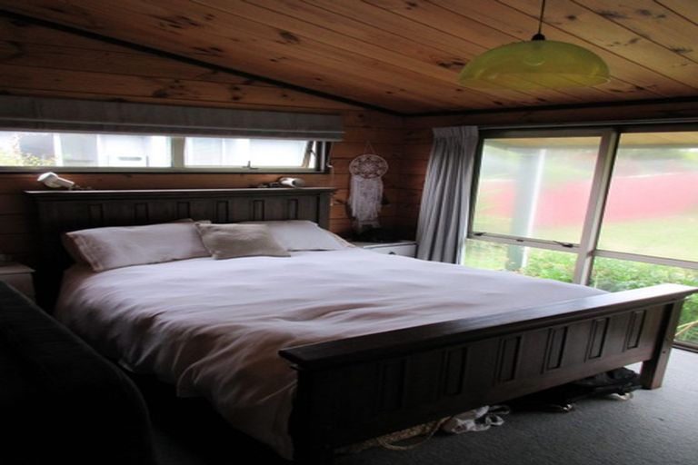 Photo of property in 120 Tutere Street, Waikanae Beach, Waikanae, 5036