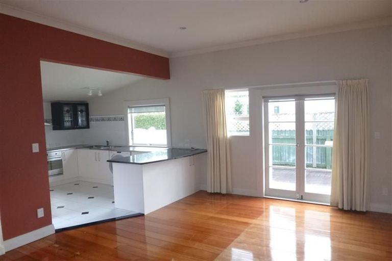 Photo of property in 19 Colin Grove, Hutt Central, Lower Hutt, 5010