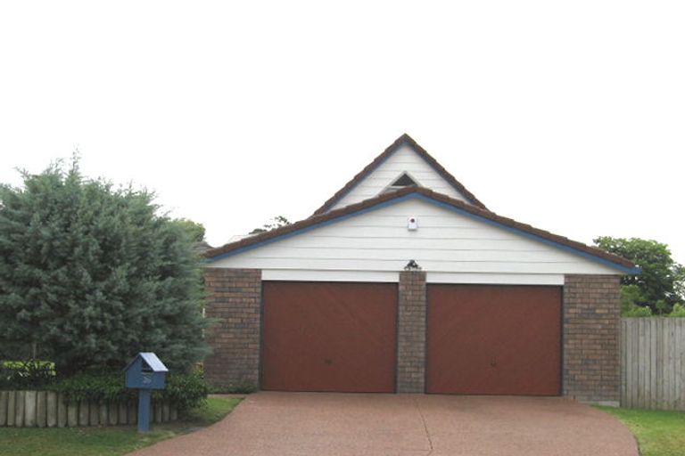 Photo of property in 36 Sturm Avenue, Massey, Auckland, 0614