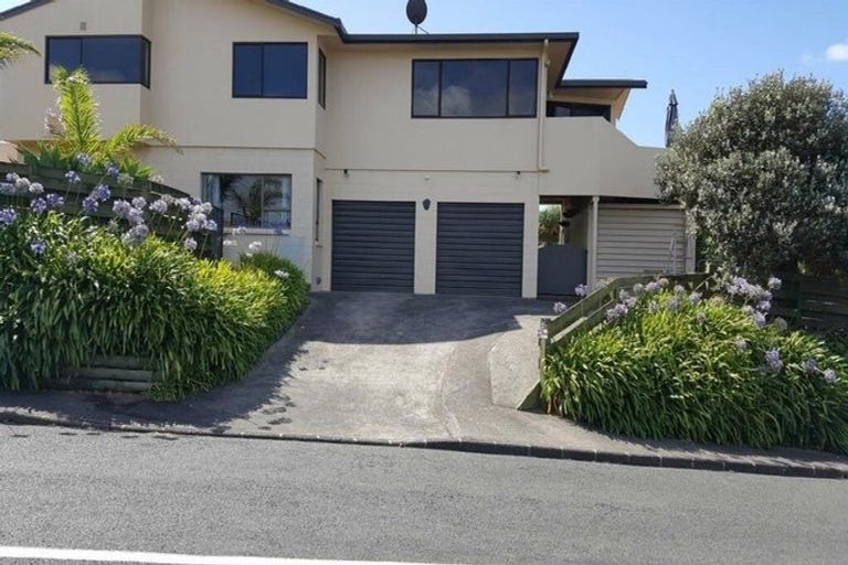 Photo of property in 2 Swann Beach Road, Stanmore Bay, Whangaparaoa, 0932
