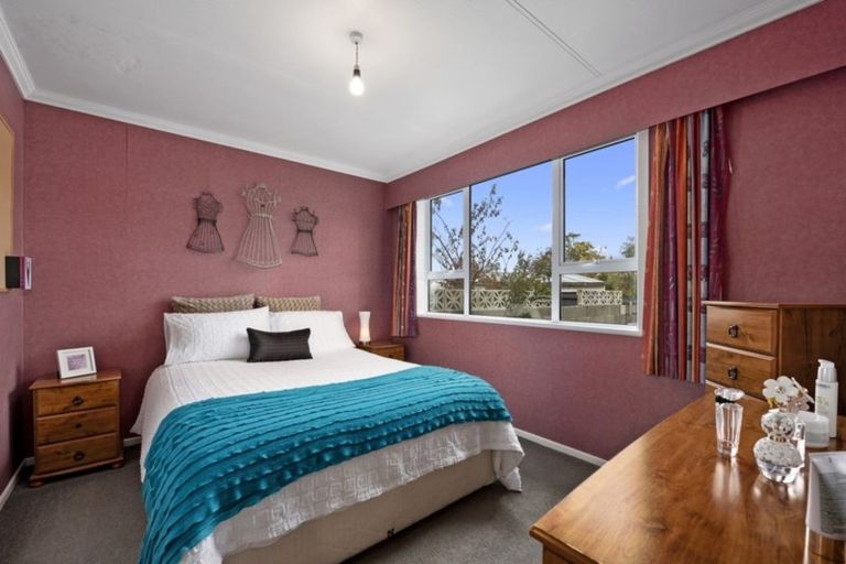 Photo of property in 4 Prestige Place, Maoribank, Upper Hutt, 5018