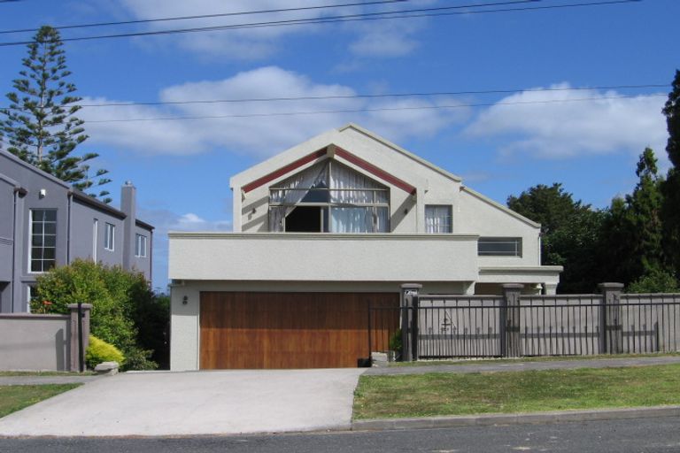 Photo of property in 17c Balmain Road, Birkenhead, Auckland, 0626