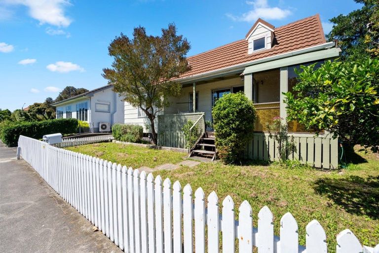 Photo of property in 12 Herrick Street, Marewa, Napier, 4110