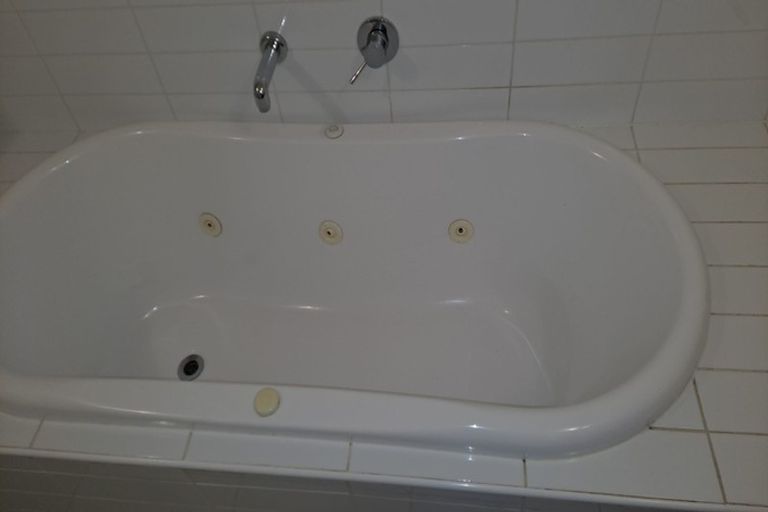 Photo of property in Augusta Apartments, 10/254 Willis Street, Te Aro, Wellington, 6011