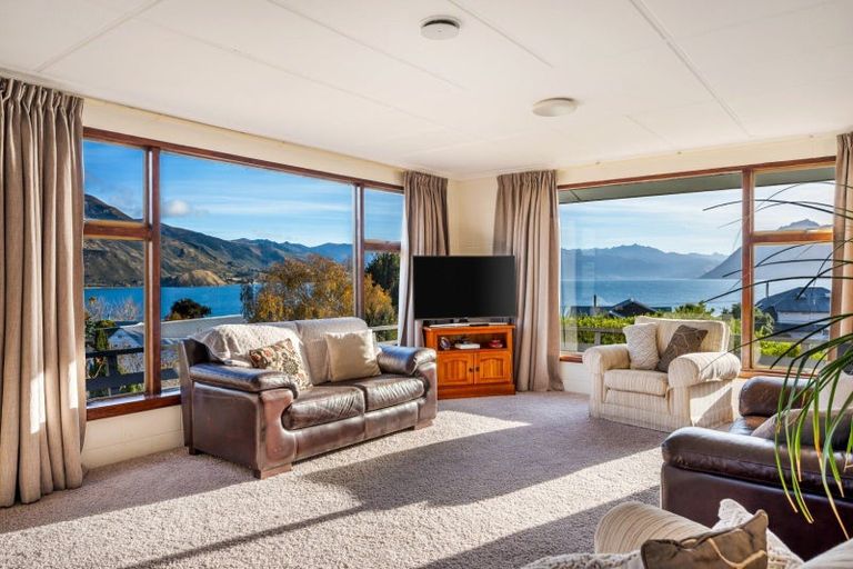 Photo of property in 95 Lakeview Terrace, Lake Hawea, 9382