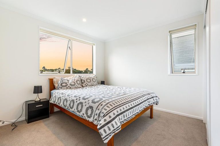 Photo of property in 9 Ambar Ridge Avenue, Massey, Auckland, 0614