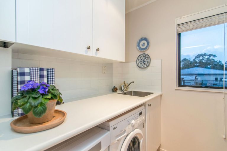 Photo of property in 1/217 Portage Road, Green Bay, Auckland, 0604