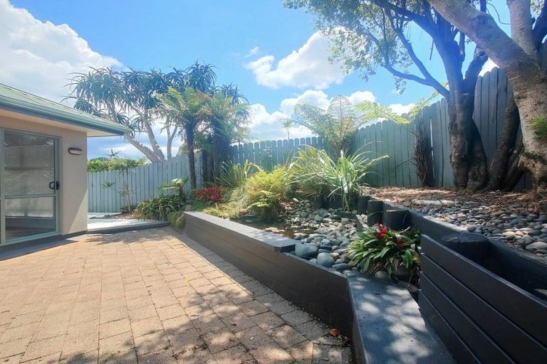 Photo of property in 6 Chadlington Avenue, Henderson, Auckland, 0612