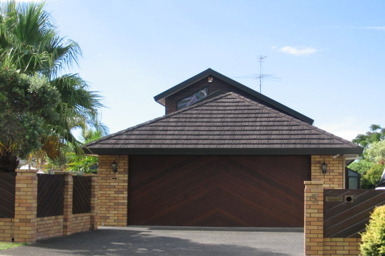 Photo of property in 5 Crestview Place, Browns Bay, Auckland, 0630