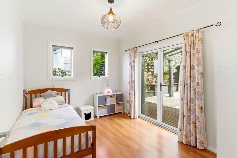 Photo of property in 37 Earls Road, Saint Clair, Dunedin, 9012