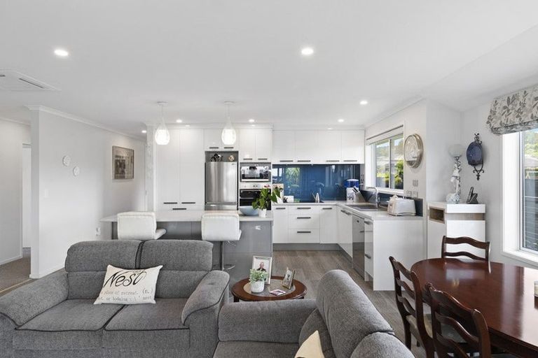 Photo of property in 2 Westmuir Crescent, Pokeno, 2402