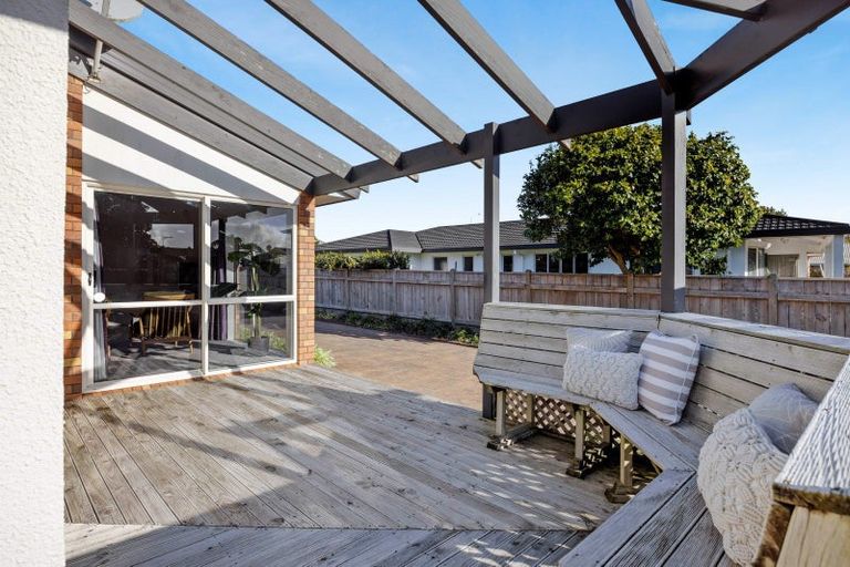 Photo of property in 17d Kinross Drive, Merrilands, New Plymouth, 4312