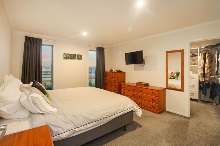 Photo of property in 1 Martingale Drive, Kingseat, Papakura, 2580