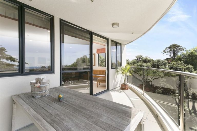 Photo of property in 3a/5 The Promenade, Takapuna, Auckland, 0622