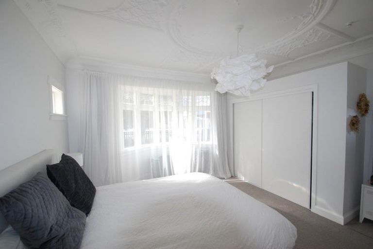 Photo of property in 202 The Parade, Island Bay, Wellington, 6023