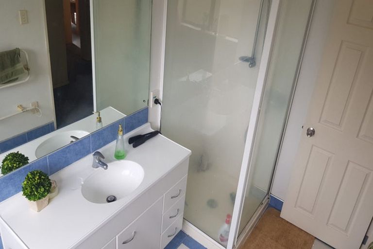 Photo of property in 3 Boderg Way, East Tamaki, Auckland, 2016