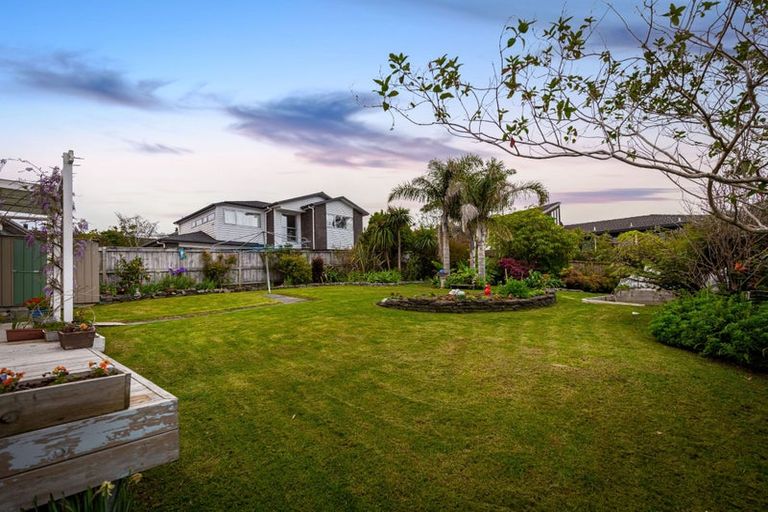 Photo of property in 166 Royal Road, Massey, Auckland, 0614