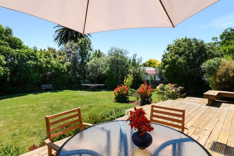 Photo of property in 5 Antrim Place, Hokowhitu, Palmerston North, 4410