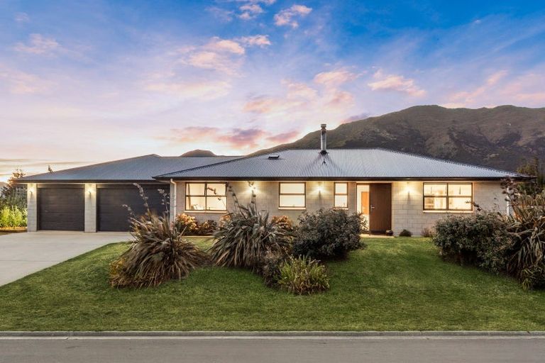 Photo of property in 25 Nichol Street, Lake Hawea, 9382