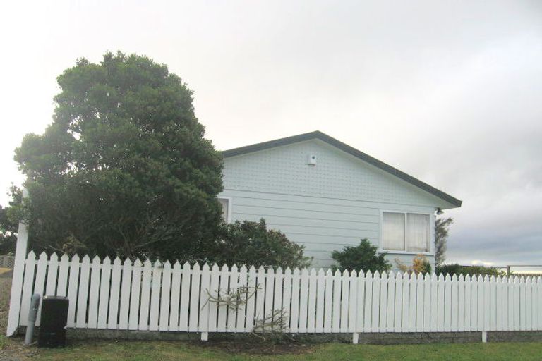 Photo of property in 10 Maraval Crescent, Grenada Village, Wellington, 6037