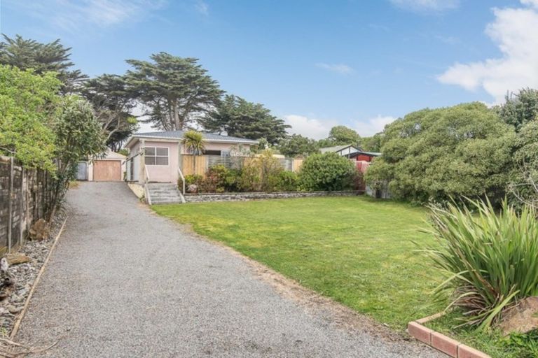 Photo of property in 10 Rodney Avenue, Te Horo Beach, Otaki, 5581