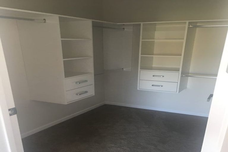 Photo of property in 40 Corricvale Way, Northcross, Auckland, 0630