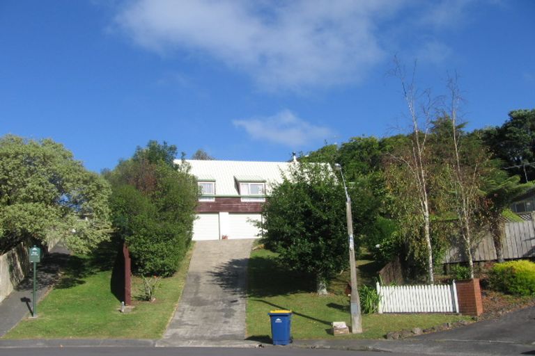 Photo of property in 9 Ondine Place, Glenfield, Auckland, 0629