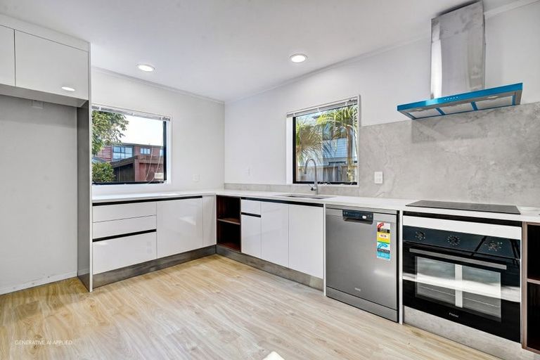 Photo of property in 2/24 Miro Street, New Lynn, Auckland, 0600