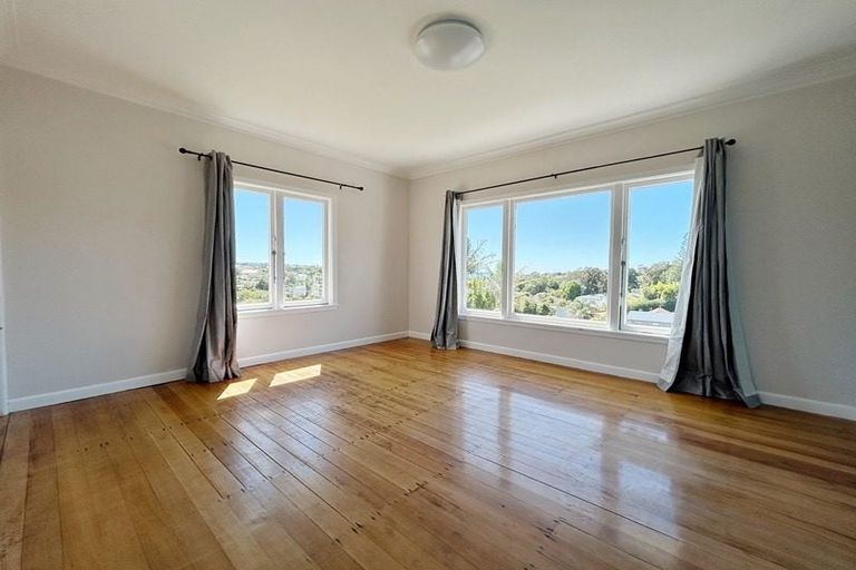 Photo of property in 121 Stredwick Drive, Torbay, Auckland, 0630