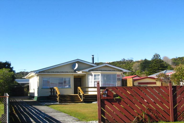 Photo of property in 21 Parfitt Place, Greymouth, 7805
