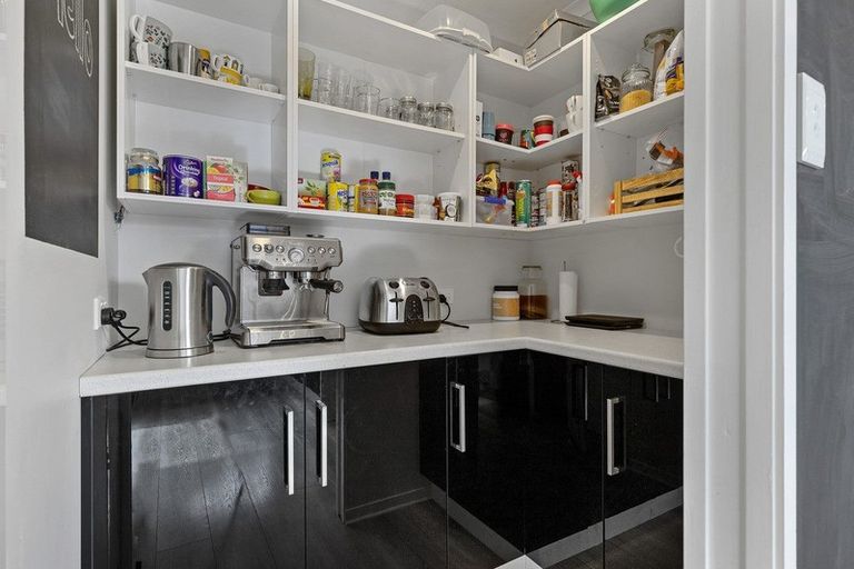 Photo of property in 8 Cooper Place, Chedworth, Hamilton, 3210