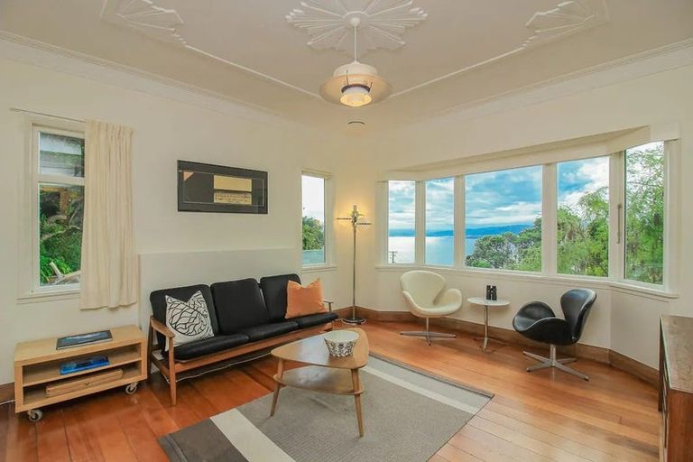 Photo of property in 13 Thane Road, Roseneath, Wellington, 6011