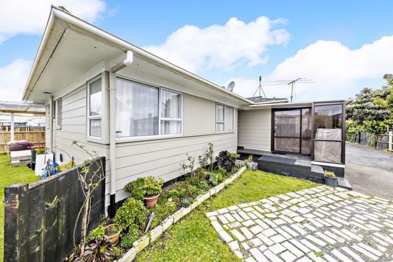 Photo of property in 1/13 Mon Desir Place, Manurewa, Auckland, 2102