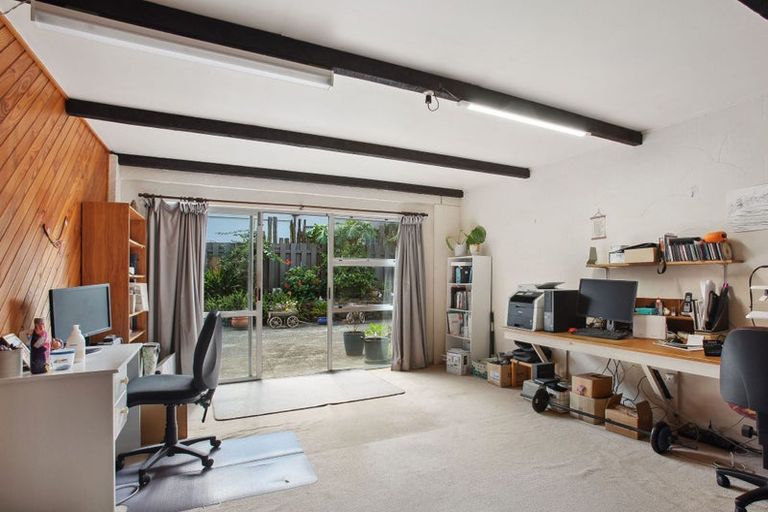 Photo of property in 45 Pigeon Mountain Road, Half Moon Bay, Auckland, 2012