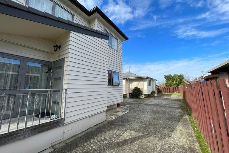 Photo of property in 1/41 Butley Drive, Farm Cove, Auckland, 2012